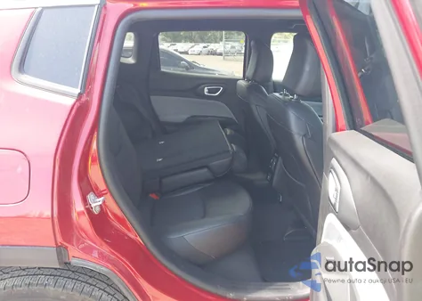 2025 Jeep Compass Latitude 4X4 from USA, damaged, VIN 3C4NJDBN8ST586519